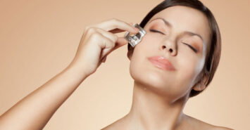 গরমে বরফ যেভাবে ত্বকের উজ্জ্বলতা ধরে রাখে