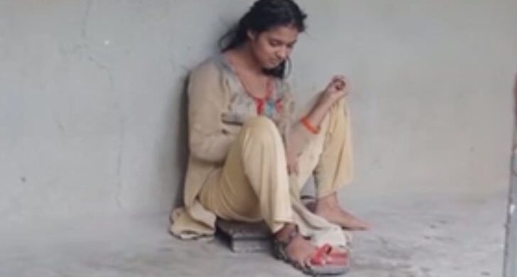 শিকলে বাঁধা মৌসুমীর দায়িত্ব নিলেন এমপি সবুজ