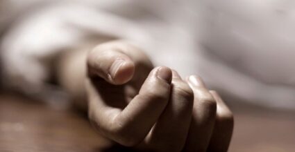 হাসপাতালে বৃদ্ধের রক্তাক্ত লাশ ফেলে পলায়ন